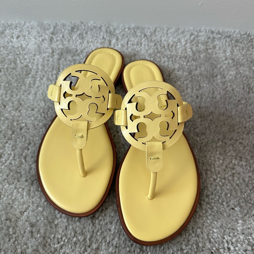 Tory Burch Miller Leather Sandal in Yellow Banana Size 6.5